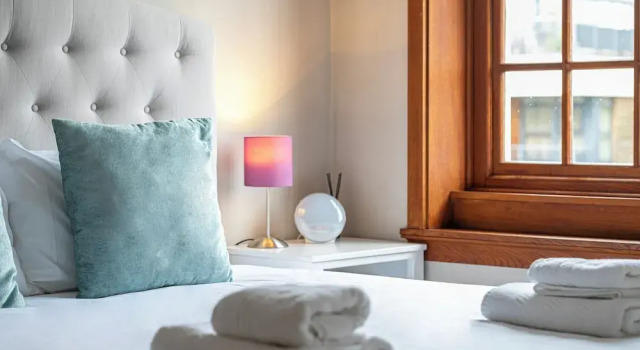 Peaceful Putney Apartment by Underthedoormat, London