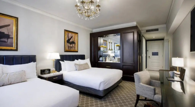 Четырёхместный номер Standard Hotel Carmichael, Autograph Collection
