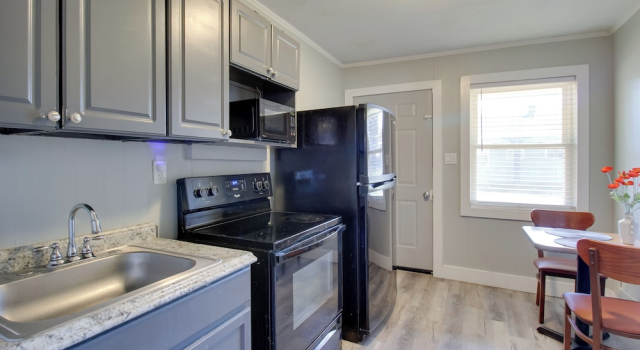 Huntsville Studio w/ Workspace Near Downtown, Buchen Sie Ferienwohnung Huntsville Alabama, in der Nähe von Pine Park