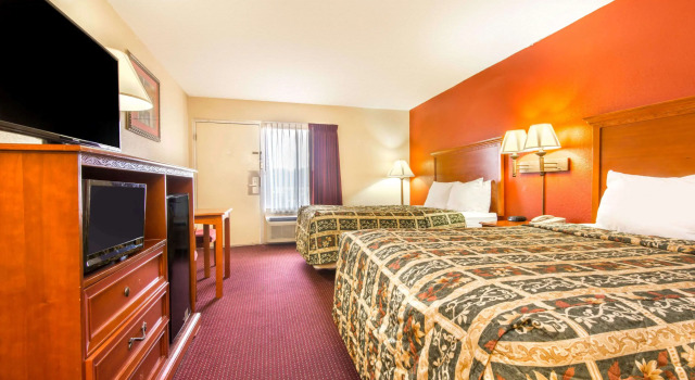 Days Inn by Wyndham Shorter
