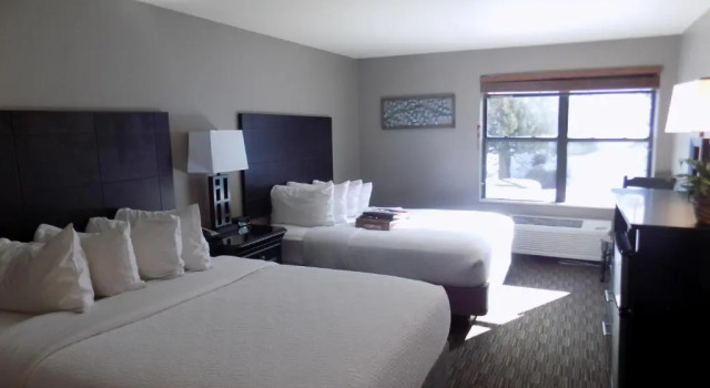 Четырёхместный номер Standard Breck Inn