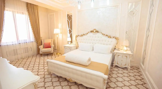 Royal Grand, Rezerwuj Hotel Hotele w Turkestan z parkingiem, Parking
