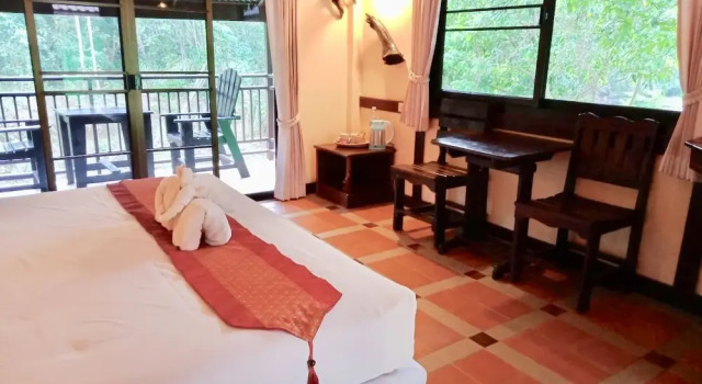 Бунгало Standard Khao Sok River Lodge Hotel