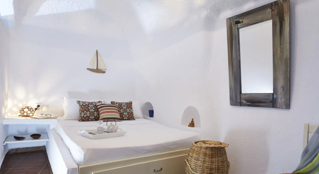 Joy House, Забронировать Отель Акротирион Santorini Caldera