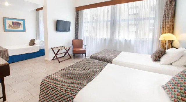Трёхместный номер Superior Savoy Othon Lite