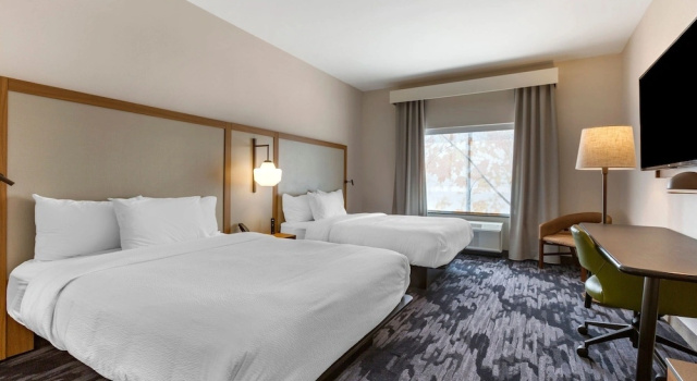 Шестиместный люкс Fairfield by Marriott Inn & Suites Sandusky