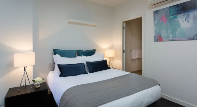 Апартаменты Luxury с 2 комнатами с балконом и с видом на город Wyndel Apartments St Kilda Views