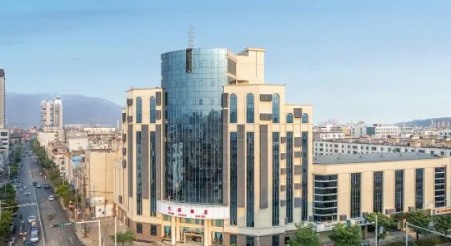 Shiping Tian Yuan Hotel, Buchen Sie Hotel Shiping Yunnan