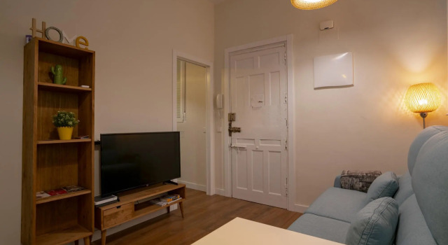 M (BRC42) Ap. Chueca-Malasaña Madrid centro, Boek Hotel Madrid Centrum Madrid, in de buurt van Edificio Grassy