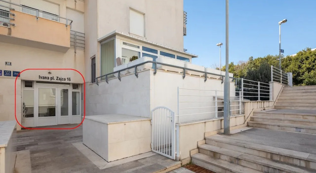 Modern apt With Terrace 4 min Walk to the Beach, Prenota Appartamento Splitska 