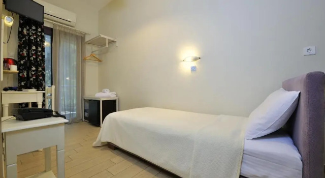 Одноместный номер Economy Dryades & Orion Hotel