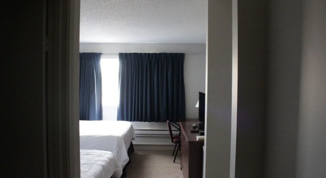 Четырёхместный номер Standard Morinville Plaza & Suites