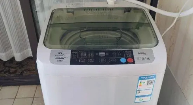 Mingfanju Hotel, Rezerwuj Hotel Hotele w Kunming z parkingiem, Parking