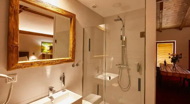 Люкс с балконом и с видом на сад Hotel Ryzlink