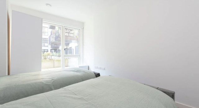 Stunning Luxury Stratford London 2 Bed Apartment