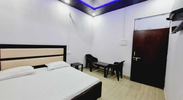 Oyo 701386 Hotel Shiva & Restaurant, Забронировать Отель Khurja 