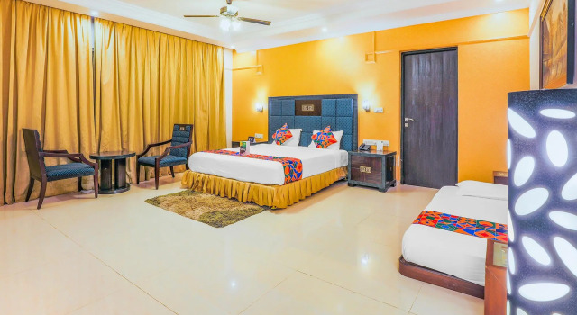 Люкс FabHotel Royal Mirage