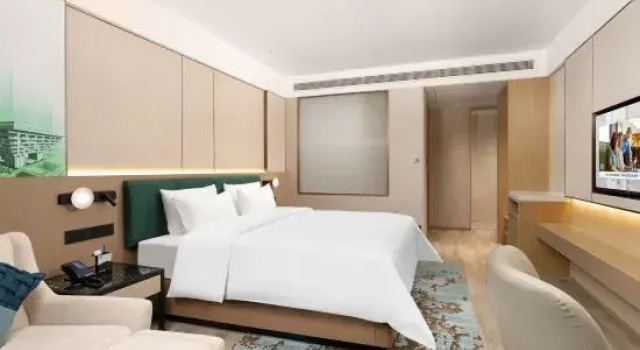 Люкс Business Hampton by Hilton Shanghai NECC Hongqiao Airport