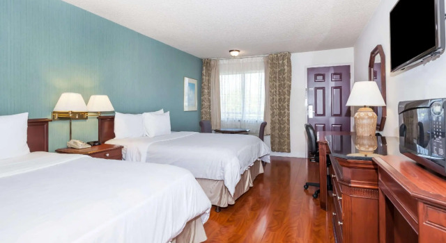 Четырёхместный люкс Days Inn & Suites by Wyndham Sunnyvale