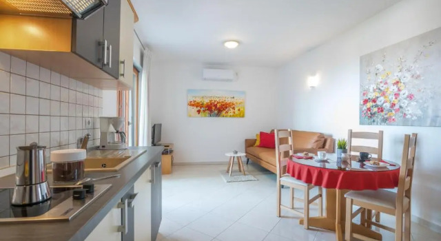 Апартаменты с балконом и с видом на море Apartments Kvarner
