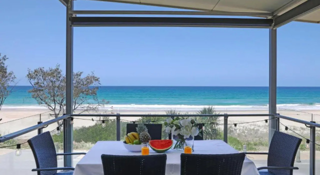 Апартаменты Deluxe с 2 комнатами с балконом и с видом на океан Sandbox Luxury Beach Front Apartments