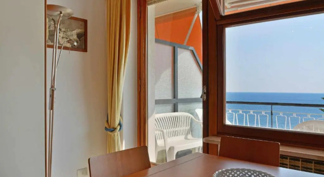 Апартаменты Appartamento in locazione sul mare ad Ospedaletti con piena vista mare