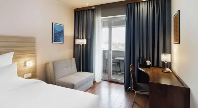 Двухместный номер Standard с балконом и с видом на город Four Points Flex by Sheraton Salzburg Messe