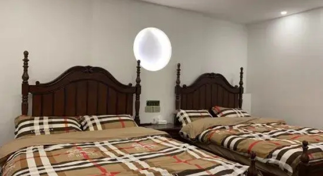 Люкс с 4 комнатами с красивым видом из окна Fanhua Motel