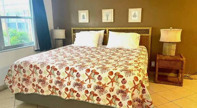 Tropic Isle Beach Resort, Забронировать Курортный отель Дирфилд-Бич штат Флорида