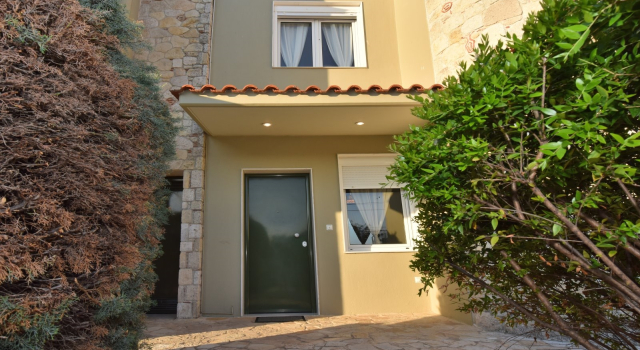 Eleon Maisonettes (left) - Nea Moudania Halkidiki