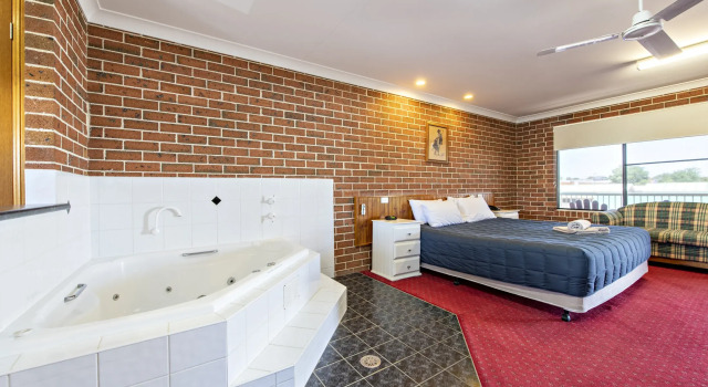 Matilda Motor Inn, Забронировать Мини-отель Отели Даббо с бассейном, Бассейн