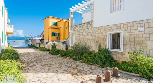 Xarus 1 in Alc dia With 2 Bedrooms and 1 Bathrooms