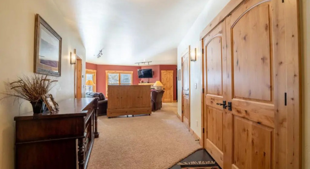 Апартаменты Tenderfoot Lodge by Summit County Mountain Retreats