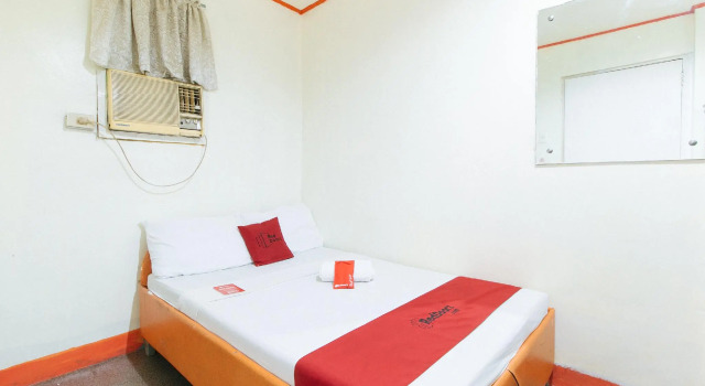 Двухместный номер Standard RedDoorz Hostel @ St. Paul Village LapuLapu