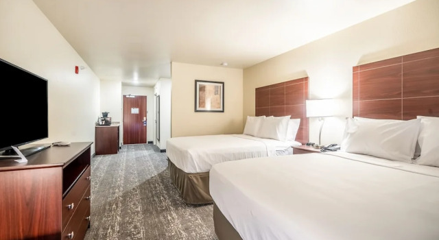 Четырёхместная студия Cobblestone Inn & Suites - Kermit