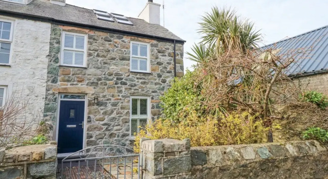Min Y Mor - Morfa Nefyn, Book Feriehus Hoteller i Gwynedd med parkering, Parkering