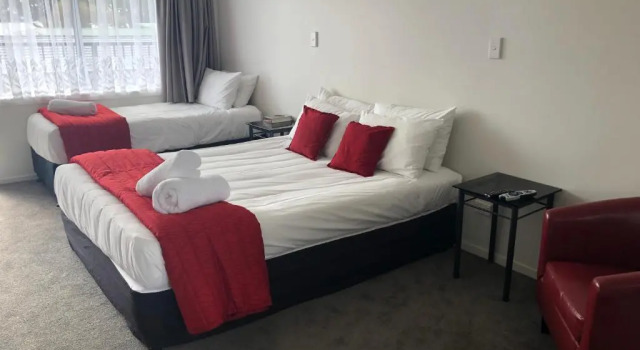 Студия Deluxe Ambassador Motor Inn