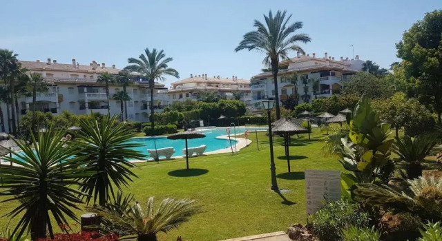 Апартаменты PUERTO BANUS Apartament Apartamento 2 HABITACIONES, 4 PAX, BAJO CON JARDIN URBANIZACION DAMA DE NOCHE