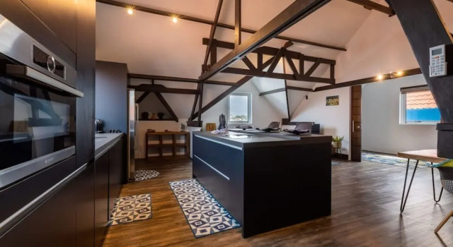 Апартаменты Charming Harbour Home at Historic Handelskade