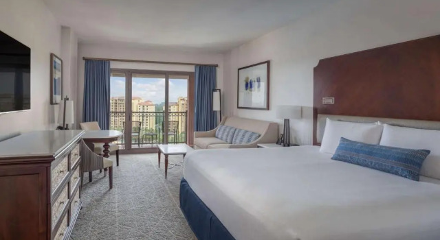 Двухместный номер с балконом и с видом на озеро Wyndham Grand Orlando Resort Bonnet Creek