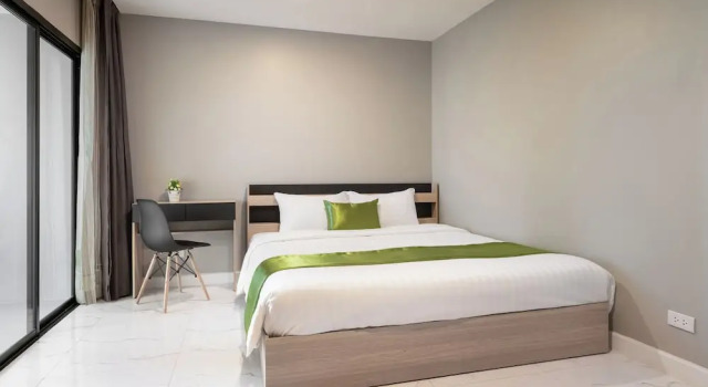 Номер Deluxe с балконом iCheck inn Darisa Ngamwongwan