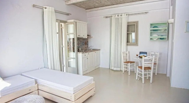 Апартаменты Artemis Seafront Apartments