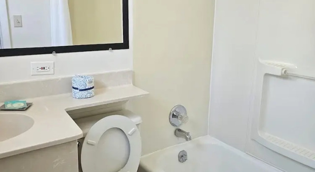 Четырёхместный номер Standard H&H Motor Lodge