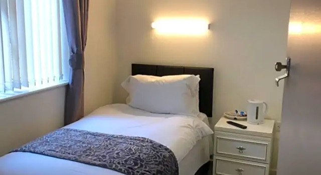 The Bell Hotel, Забронировать Отель Отели Сноудония с парковкой, Парковка
