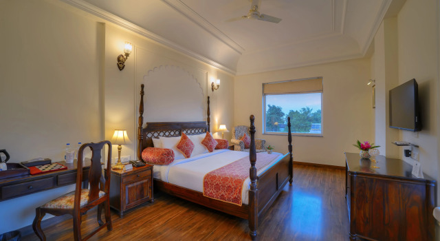 Номер Deluxe с красивым видом из окна WelcomHeritage Mount Valley Resort Ranthambore