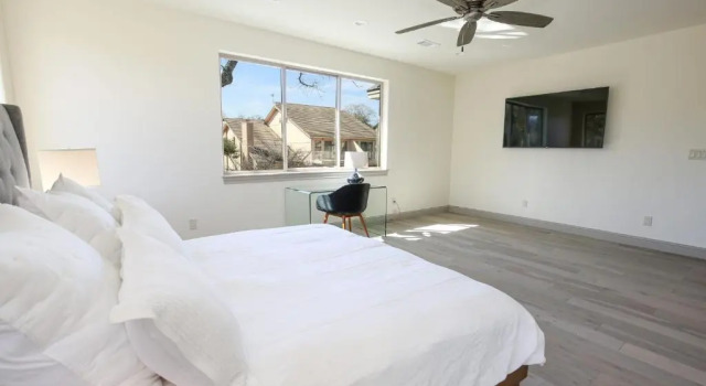 Коттедж Contemporary, Luxury Retreat on Lake LBJ with Heated Pool