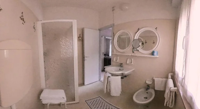 Четырёхместный номер Comfort Hotel Record