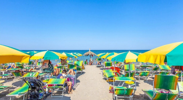 Awesome Apartment in Ma Alba Adriatica With 1 Bedrooms and Wifi, Book Apartment Martinsicuro 
