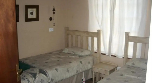 Коттедж Bye Gums Cottage