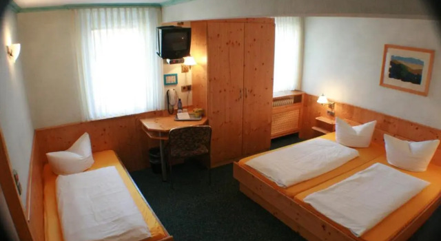 Трёхместный номер Standard Hotel Rebstock